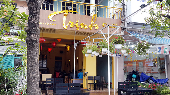 Toàn cảnh Trịnh café.